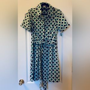 Becky & Max. Button down fitted shift dress
